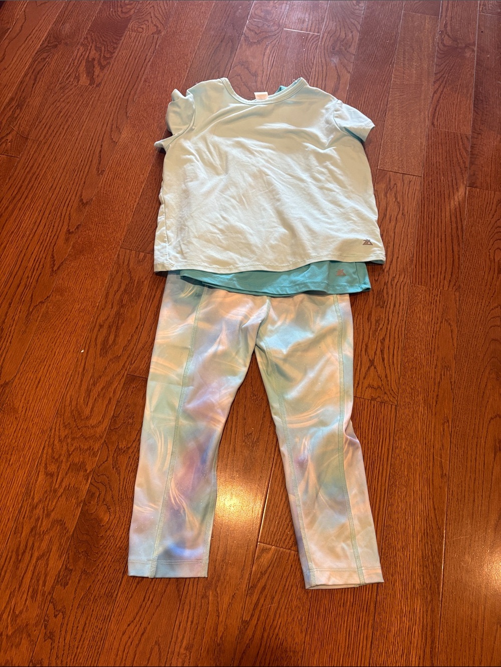 ZeroXposur Girls Light Aqua Top with Pastel Swirl capri Leggings  Set